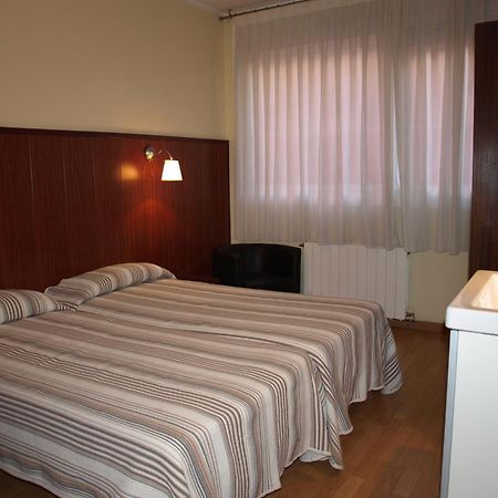 Hostal Bejar บาร์เซโลนา ภายนอก รูปภาพ