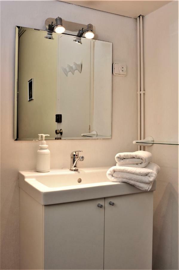Hostal Bejar บาร์เซโลนา ภายนอก รูปภาพ
