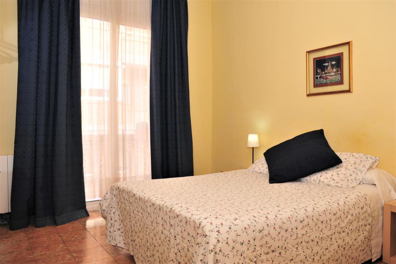 Hostal Bejar บาร์เซโลนา ภายนอก รูปภาพ